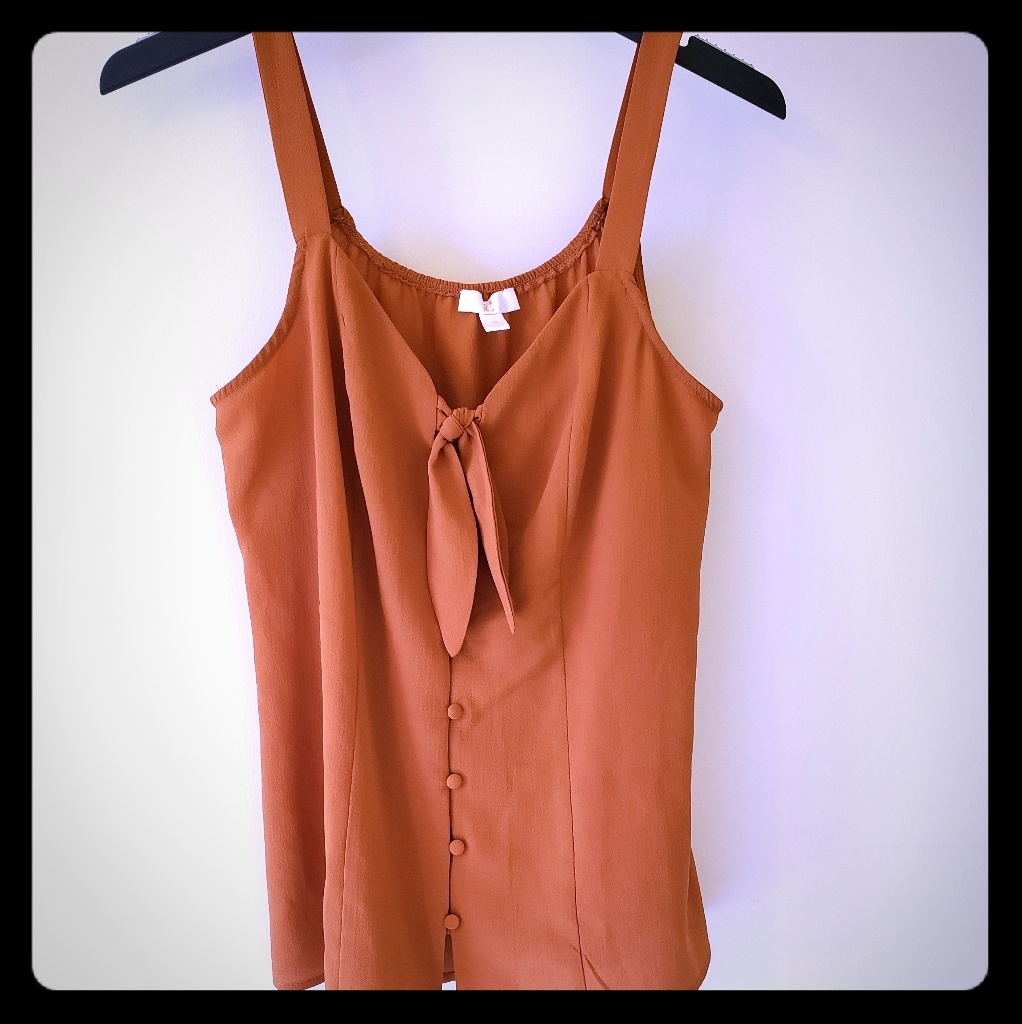 Button Front Tank